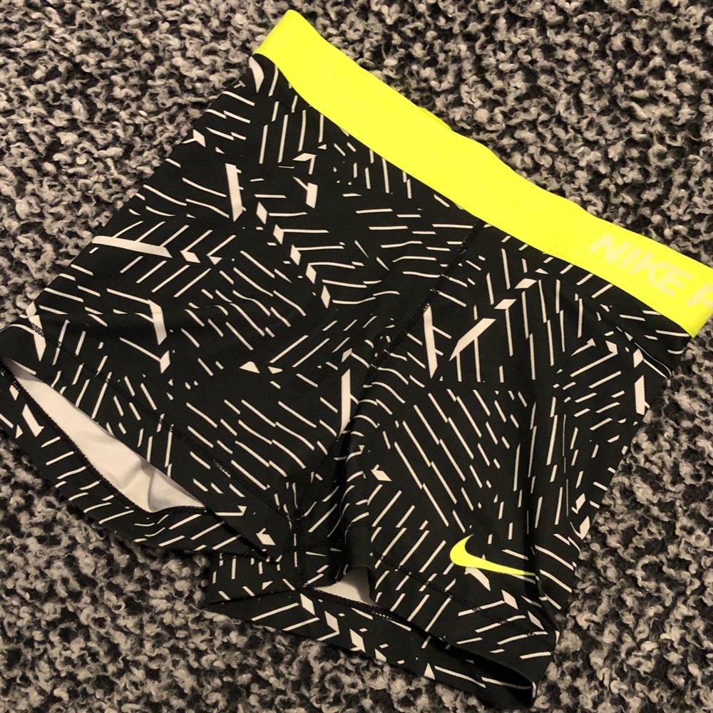 Nike pro